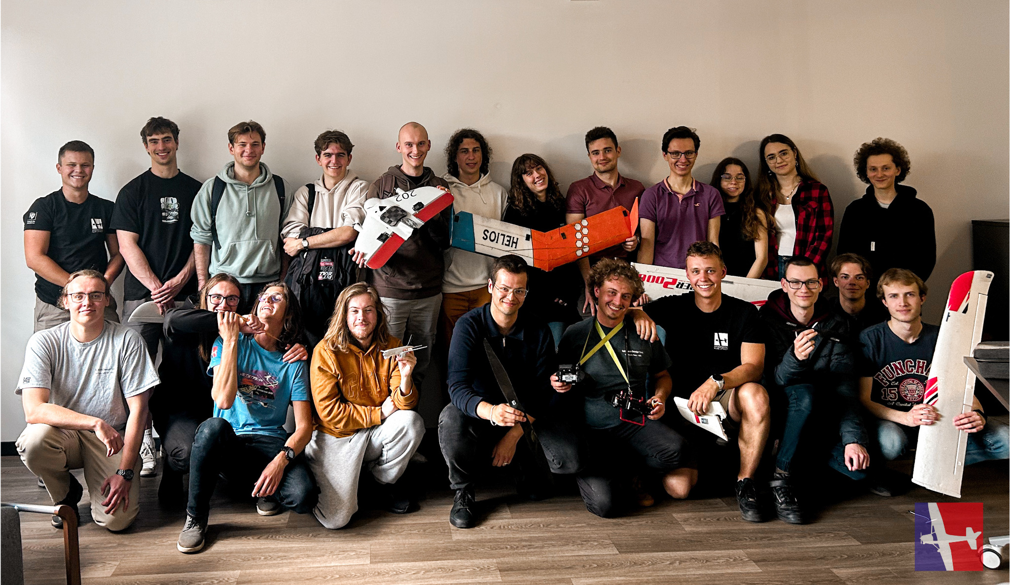 Zdjęcie z warsztatów podstaw pilotażu i mechaniki lotu